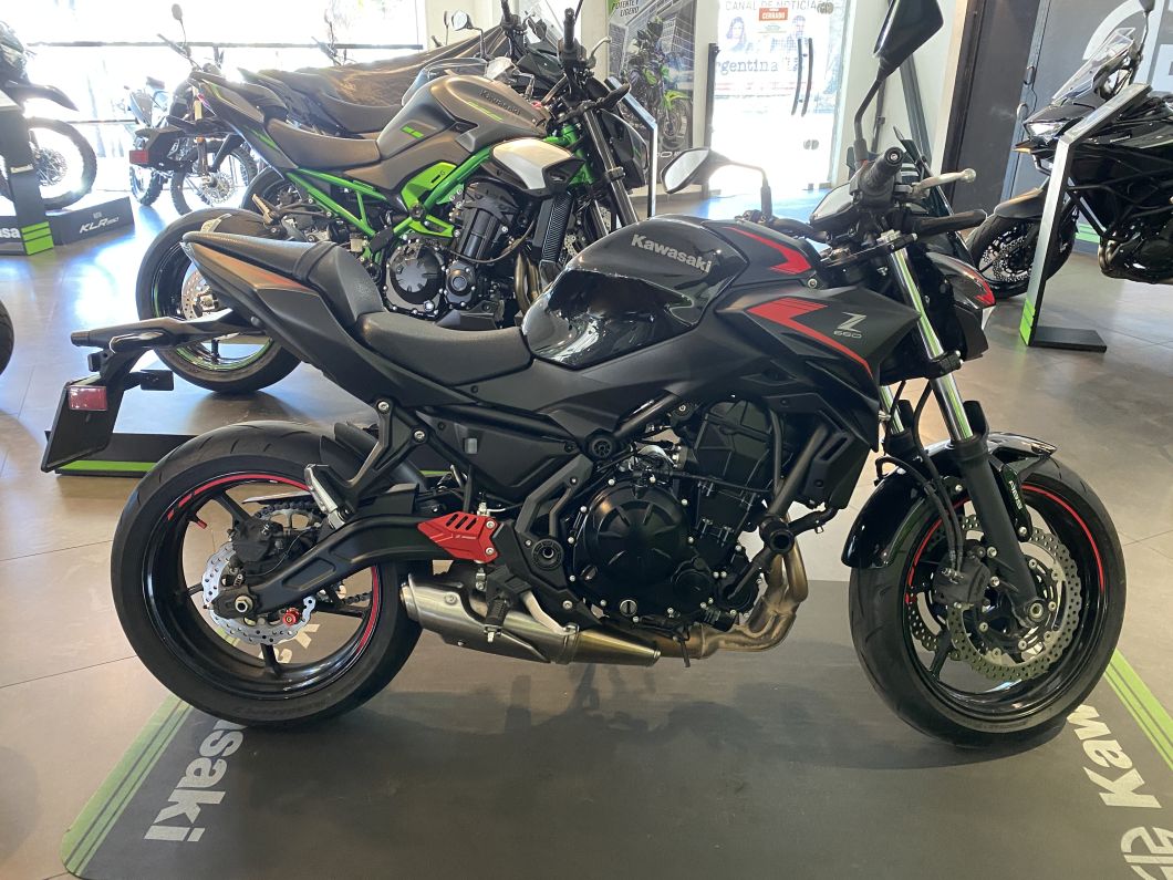 Z 650 usado 2024 con 8500 km 1M (1) [M3968]